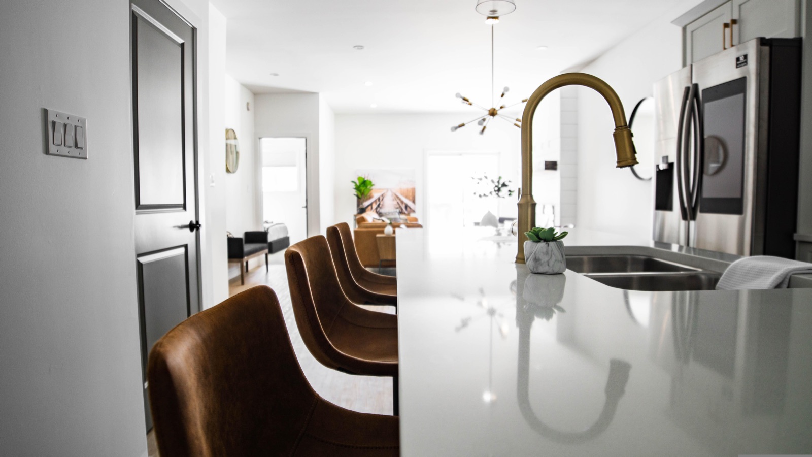 Custom Countertops in Quartz, Granite, Marble, Wood, and More: Free Quotes