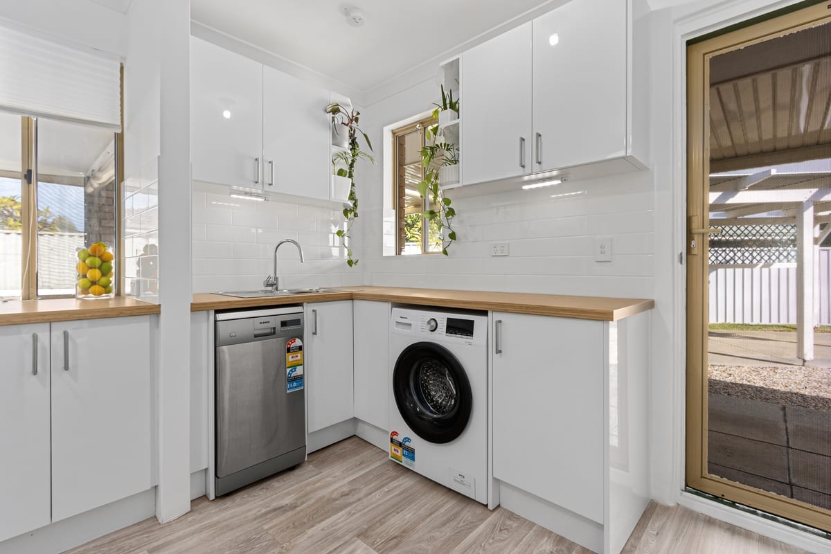 Custom Laundry Room & Mudroom Cabinets